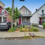 3-bedroom home for sale in Ottawa — 381 Montfort Street (Photo 4)