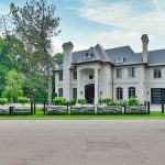 6-bedroom detached home for sale in Toronto — 382 Old Yonge Street (Photo 1)