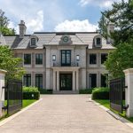 6-bedroom detached home for sale in Toronto — 382 Old Yonge Street (Photo 3)