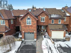 3-bedroom home for sale in Ottawa — 38 Windeyer Crescent