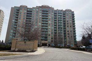 1-bedroom condo apartment for sale in York — 39 Oneida Crescent