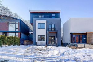 3-bedroom fourplex home for rent in Toronto — 3 - 1146 Broadview Avenue