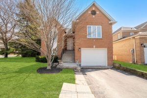 3-bedroom detached home for sale in Hamilton — 3 Houndtrail Drive