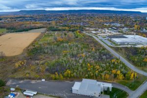 Studio land home for sale in Simcoe — 401 Raglan Street