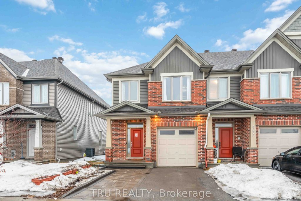 4-bedroom att/row/townhouse for sale in Ottawa — 4031 Kelly Farm Drive (Photo 1)