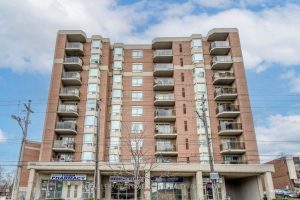 2-bedroom condo apartment for sale in Toronto — 404 - 2088 Lawrence Avenue W