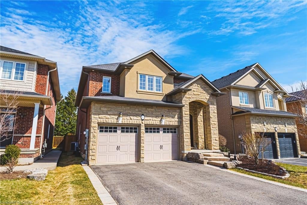 4-bedroom home for sale in Ancaster — 405 Valridge Drive (Photo 1)