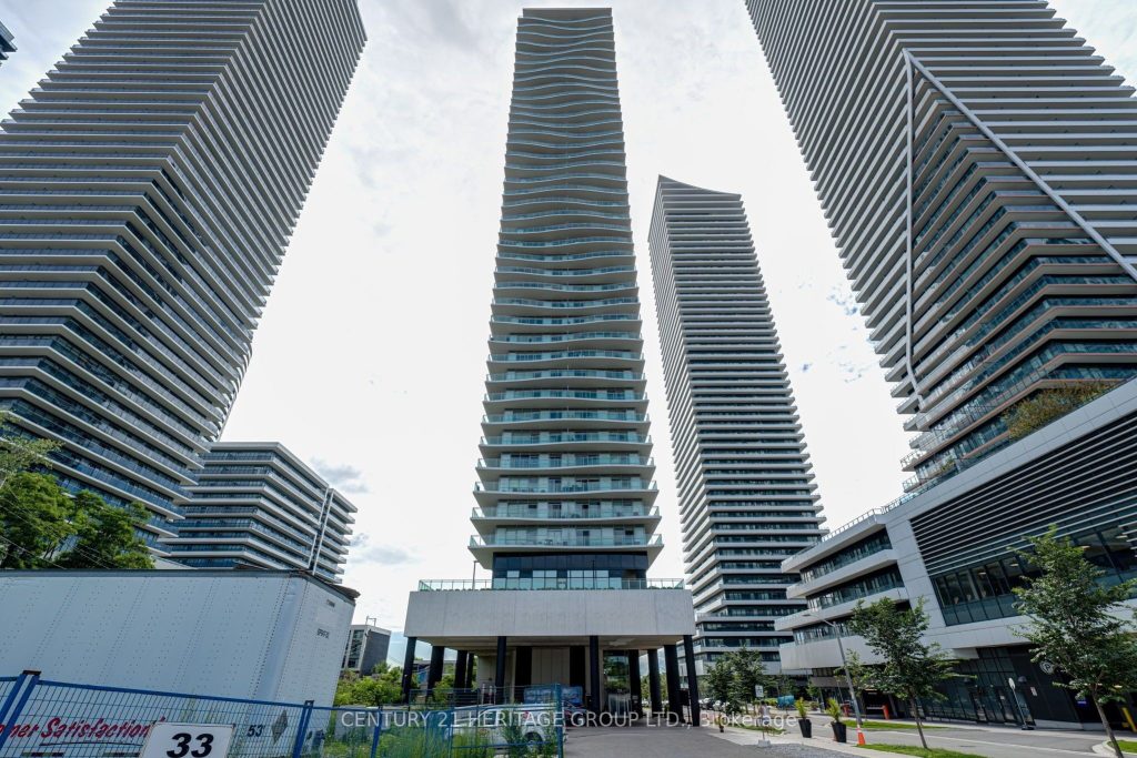 1-bedroom condo apartment for rent in Toronto — 407 - 33 Shore Breeze Drive (Photo 1)