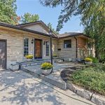 5-bedroom single family residence home for sale in Hamilton — 40 Bertram Drive (Photo 2)