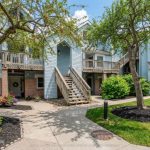 3-bedroom condo townhouse for sale in Burlington — 418 - 1210 Thorpe Road (Photo 1)