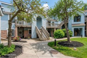 3-bedroom condo townhouse for sale in Burlington — 418 - 1210 Thorpe Road