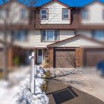 3-bedroom condo townhouse for sale in Halton — 41 - 371 Bronte Street S (Photo 1)