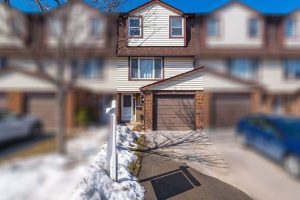 3-bedroom condo townhouse for sale in Halton — 41 - 371 Bronte Street S
