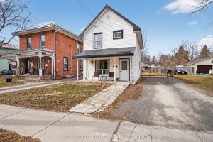 3-bedroom detached home for sale in Hastings — 427 Thomas Street