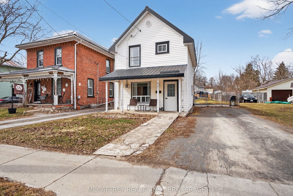 3-bedroom detached home for sale in Hastings — 427 Thomas Street (Photo 1)
