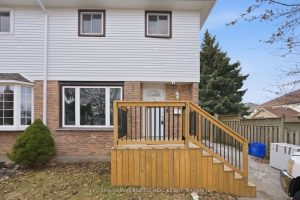 3-bedroom semi-detached home for sale in Durham — 428 Lesabre Street