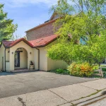 1-bedroom detached home for sale in Toronto — 42 Forty First Street (Photo 3)