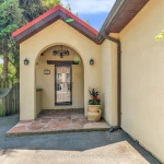 1-bedroom detached home for sale in Toronto — 42 Forty First Street (Photo 4)