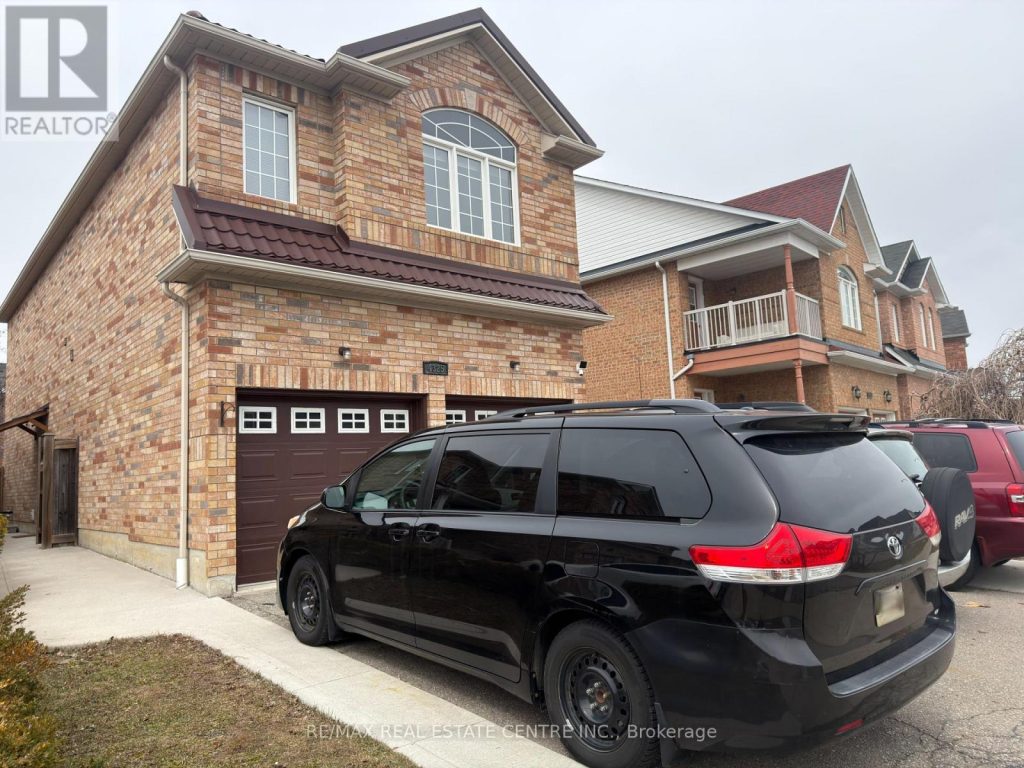 1-bedroom home for rent in Mississauga — 4325 Guildwood Way (Photo 1)