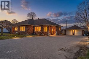 3-bedroom home for sale in Delhi — 440 Churchill Avenue