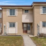 3-bedroom condo townhouse for sale in Wellington — 441 - 441 Victoria Road N (Photo 5)