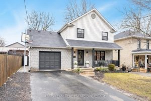 3-bedroom detached home for sale in Kawartha Lakes — 44 Regent Street