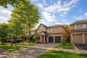 4-bedroom detached home for sale in York — 44 Skywood Drive