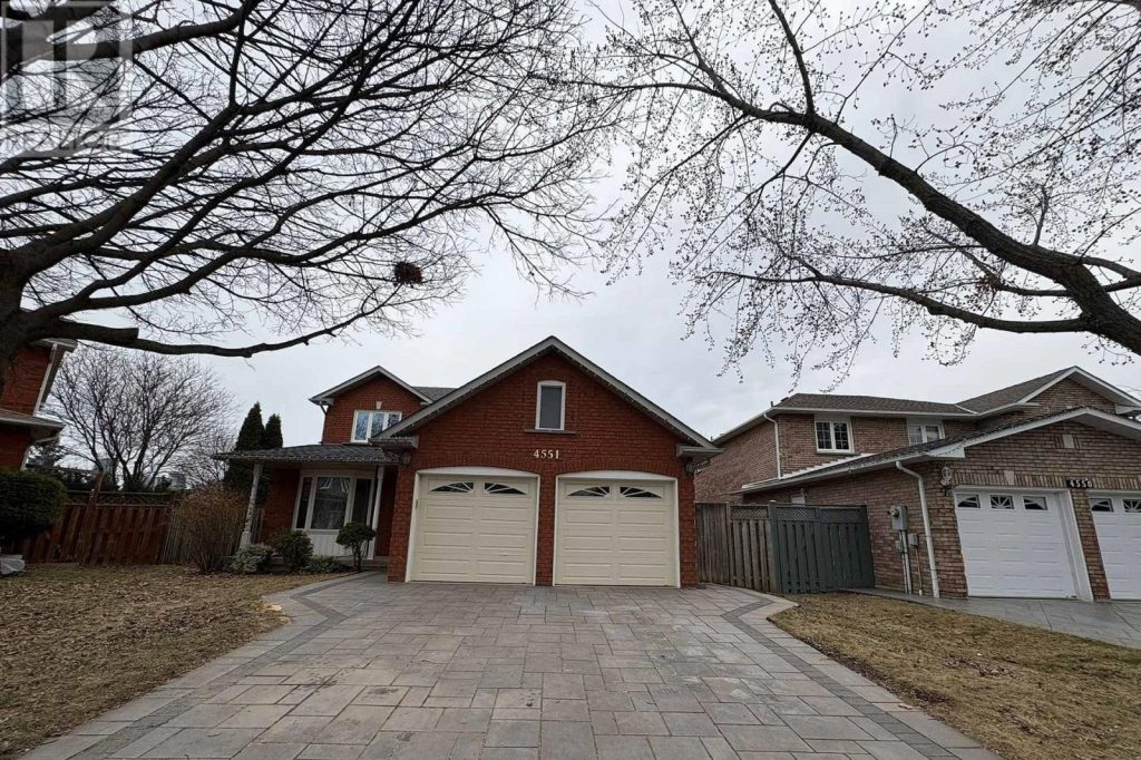 6-bedroom home for sale in Mississauga — 4551 Carpenter Court (Photo 1)