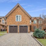 6-bedroom home for sale in Mississauga — 4551 Carpenter Court (Photo 4)