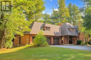 4-bedroom detached home for rent in Vaughan — 465 Woodland Acres Crescent