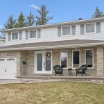 4-bedroom home for sale in Kitchener — 46 Pinehurst Crescent (Photo 2)