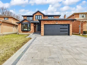 5-bedroom detached home for sale in York — 46 Sycamore Drive