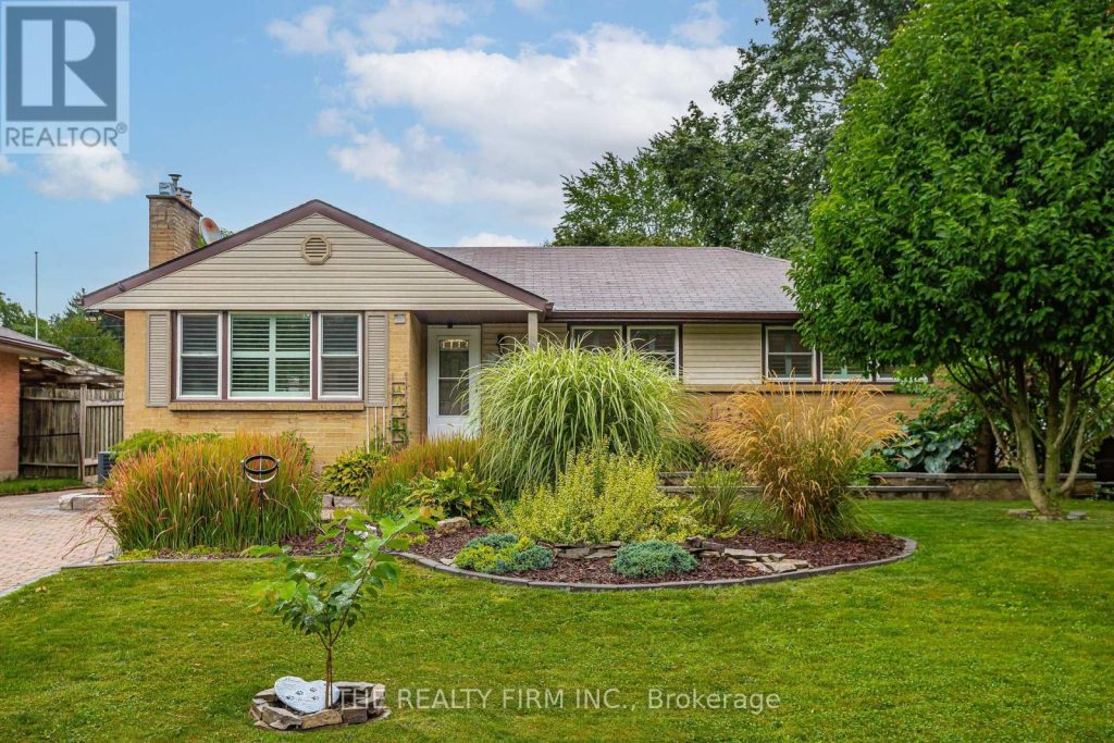 3-bedroom detached home for sale in Middlesex — 476 Blake Street (Photo 1)