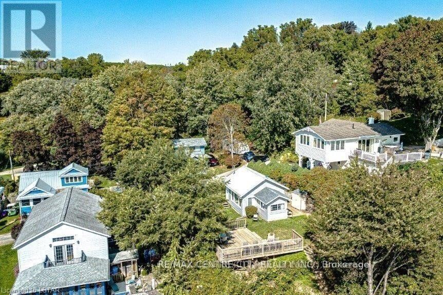 2-bedroom detached home for sale in Elgin — 49225 Blair , R. R. 2 Drive (Photo 1)