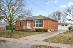 2-bedroom home for sale in Waterloo — 492 Ephraim Street