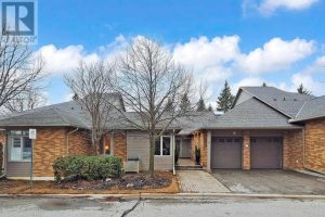 3-bedroom condo townhouse for sale in York — 4 Colleen Bay Way