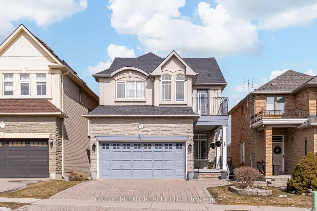 4-bedroom detached home for sale in York — 4 Copperstone Crescent (Photo 1)