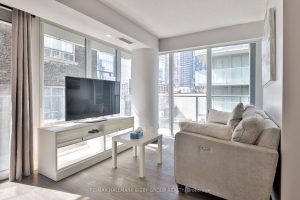 1-bedroom condo apartment for rent in Toronto — 503 - 126 Simcoe Street