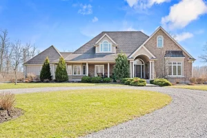 2-bedroom detached home for sale in Niagara — 5045 Michener Road