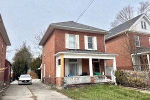 3-bedroom detached home for sale in Peterborough — 507 Stewart Street