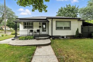 3-bedroom detached home for sale in Brantford — 50 Grove Crescent