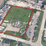 Studio land home for sale in Oshawa — 50 Wellington Avenue E (Photo 4)