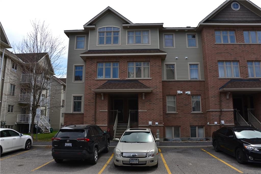 2-bedroom condo townhouse for sale in Brantford — 528 Reardon Private (Photo 1)