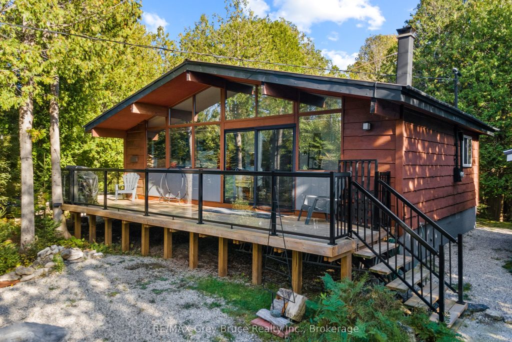2-bedroom detached home for sale in Bruce — 529 Lindsay Road 30 N/a (Photo 1)