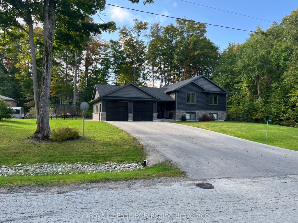 4-bedroom detached home for sale in Bruce — 52 Birch Street (Photo 1)