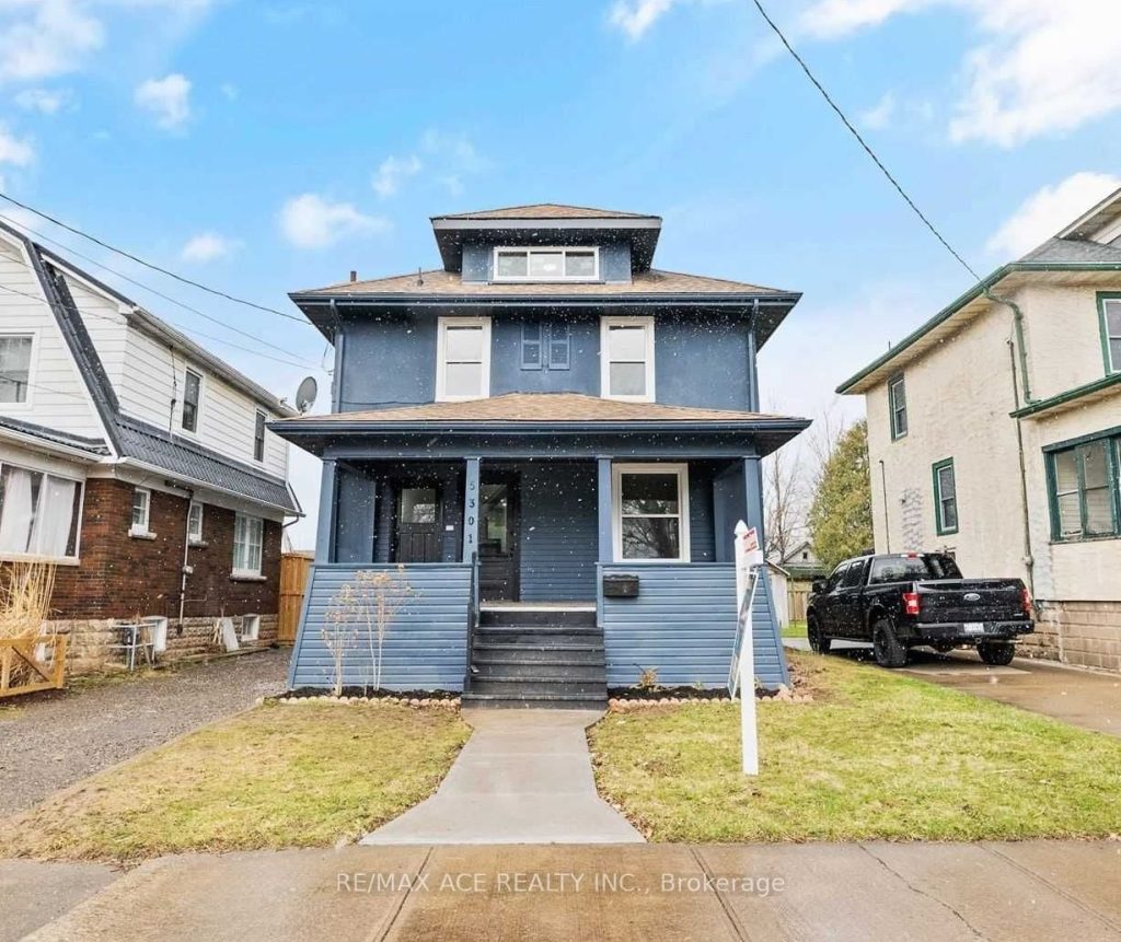 2-bedroom duplex home for rent in Niagara Falls — 5301 Third Avenue (Photo 1)