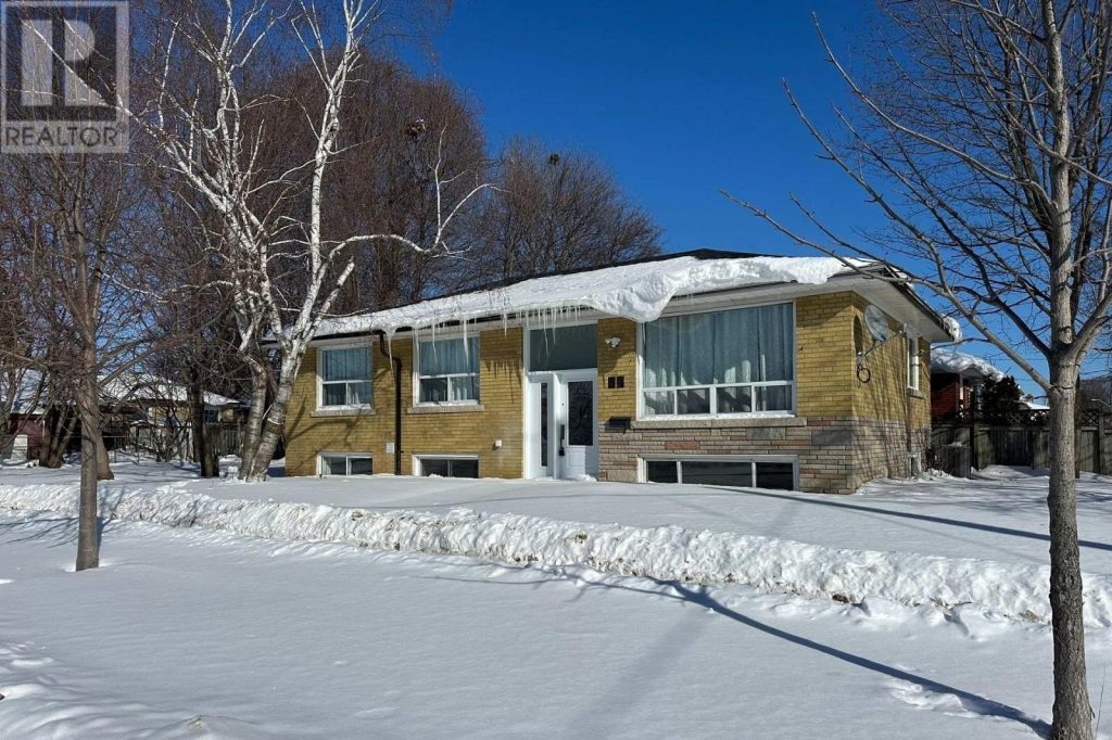 3-bedroom detached home for sale in Toronto — 53 Milford Haven Drive (Photo 1)