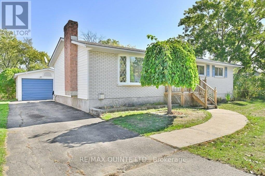 4-bedroom home for sale in Quinte West — 53 Water Street (Photo 1)