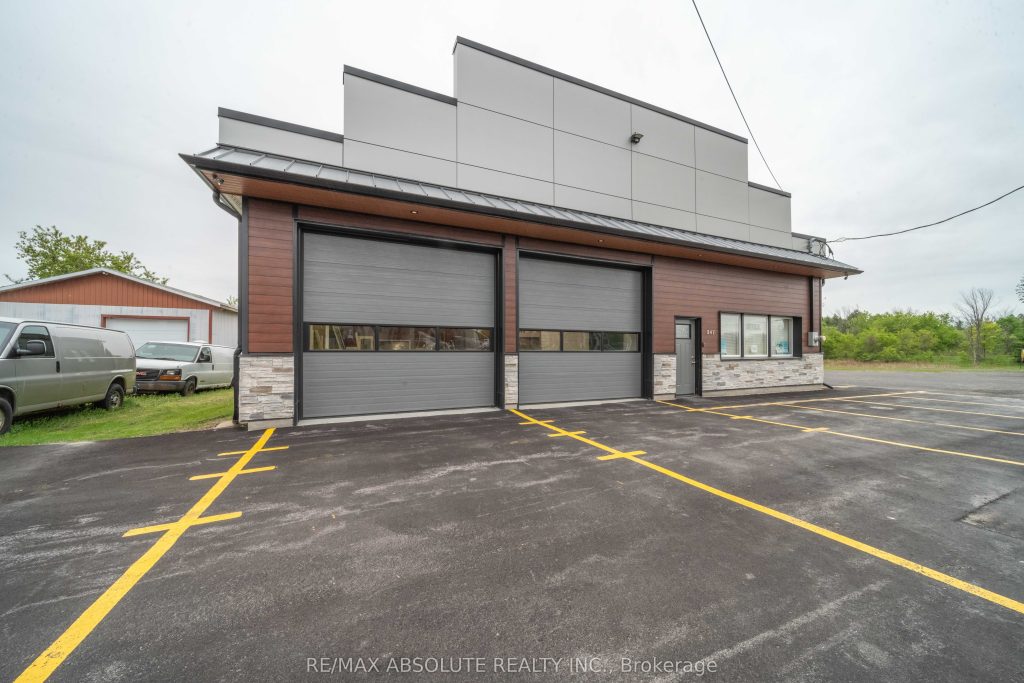 Studio commercial retail home for sale in Stormont — 547 County Rd 9 Road (Photo 1)