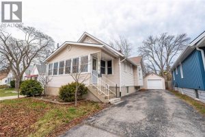 4-bedroom home for sale in Sarnia — 548 Devine Street